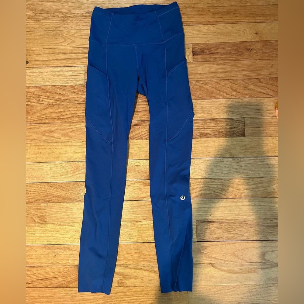 Cropped blue lululemon leggings